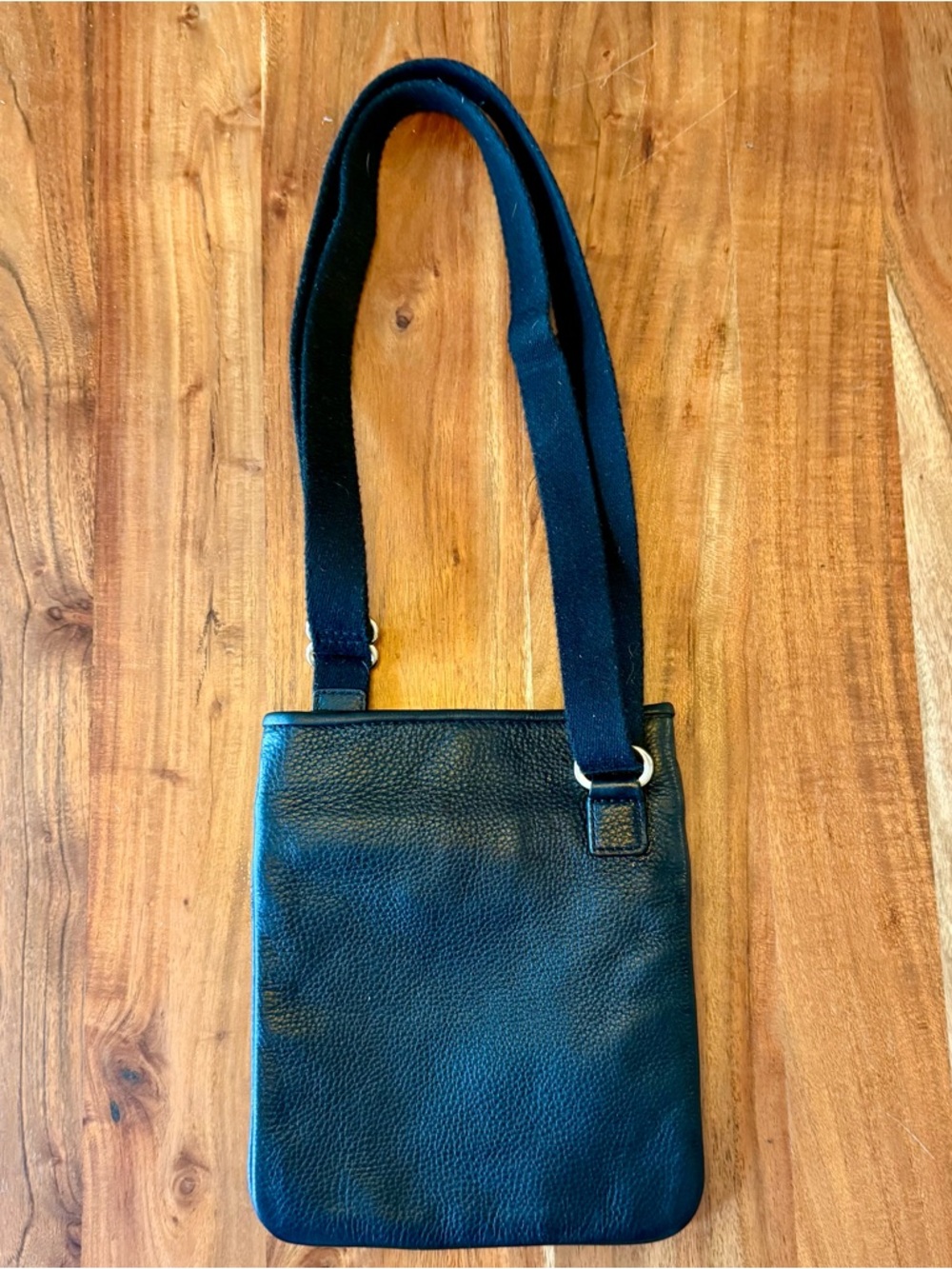 Michael Kors Vintage EST 1981 Black Pebbled Leather Crossbody Gold Hardware - Picture 4 of 11